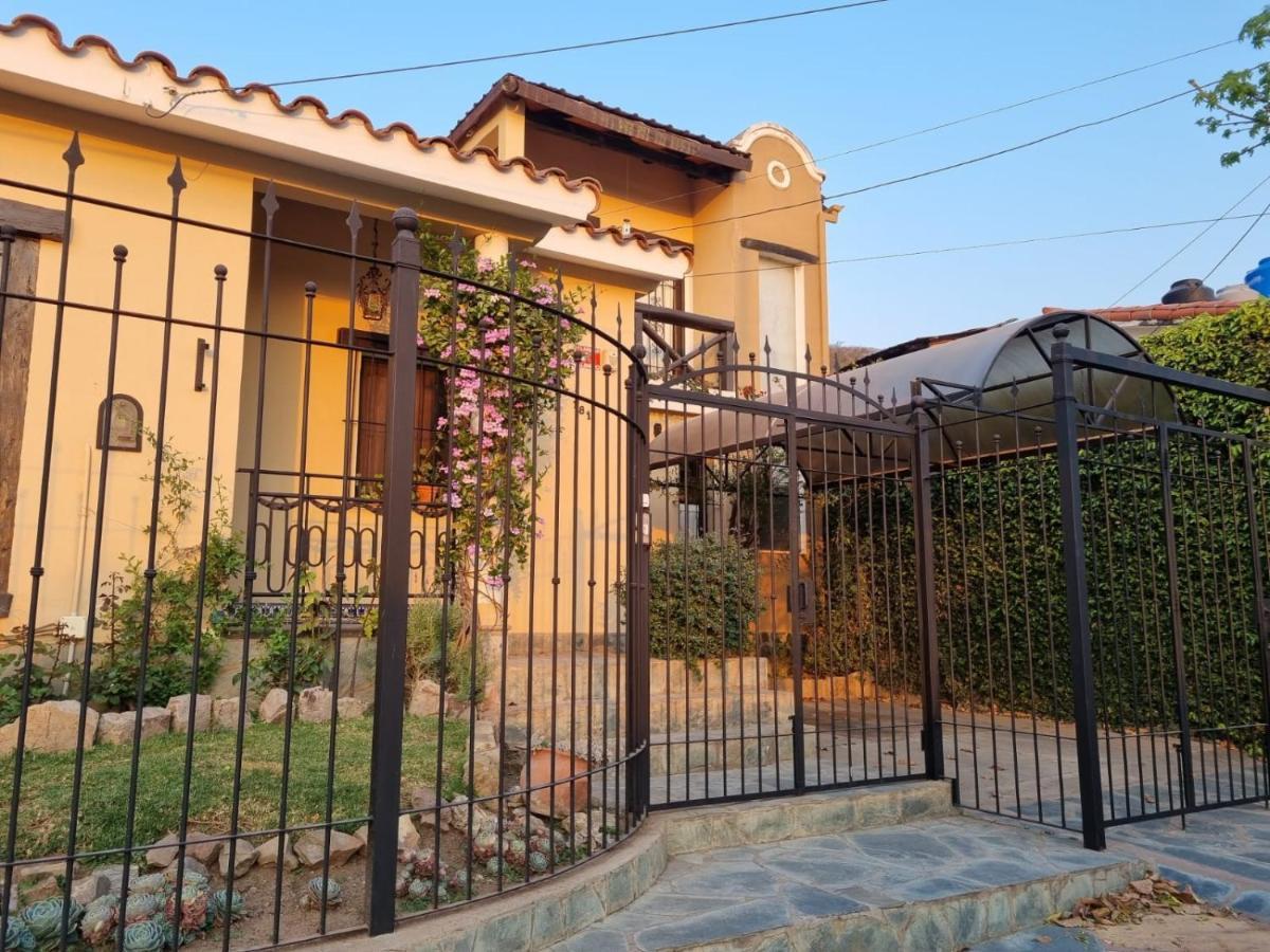 Hostal Las Rosas Salta Ngoại thất bức ảnh
