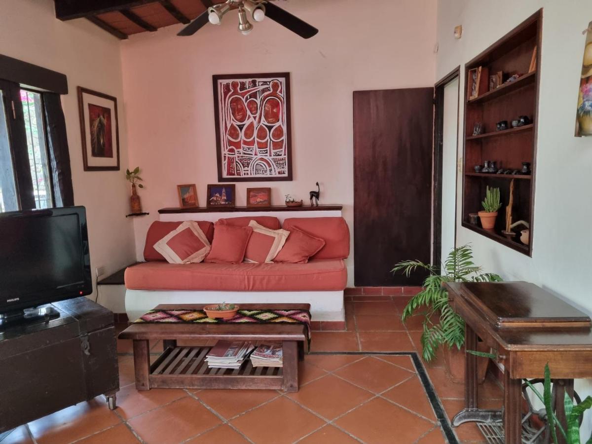 Hostal Las Rosas Salta Ngoại thất bức ảnh